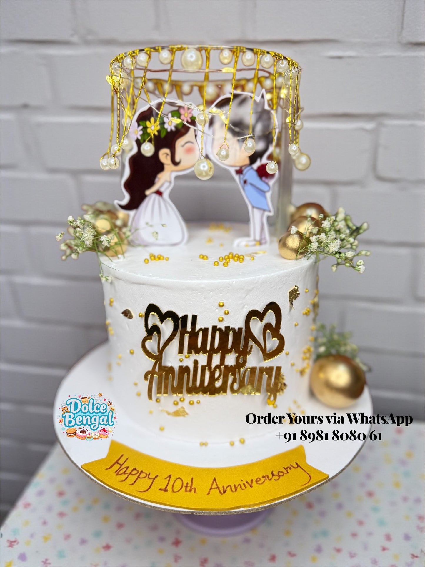 Cute Couple Anniversary Cake
